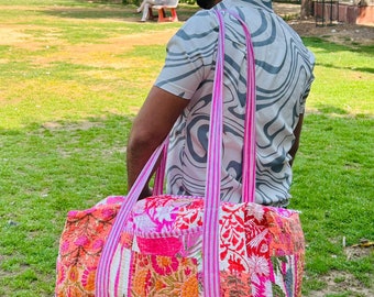 Grandes parches acolchados de algodón Bolsas de lona Bolsas de fin de semana de tela con estampado de bloques para mujeres Regalos de vacaciones Bolsa de viaje colorida hecha a mano durante la noche