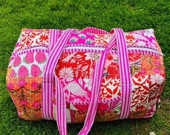 Grandes parches de algodón Bolsas de lona Bolsas de fin de semana de tela acolchada con estampado en bloques para mujeres Regalos navideños Bolsas de viaje coloridas hechas a mano para pasar la noche