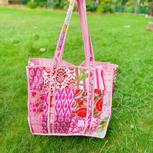 Einkaufstasche aus 100% Baumwolle Große gesteppte Einkaufstasche aus Baumwolle Umweltfreundliche Einkaufstasche mit Blumendruck Boho Handgefertigte Reisetasche Grifftaschen