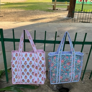Large Cotton Quilted Fabric Patches Tote Beach Bags Handmade Shoulder Travel Bag Grocery Shopping Bag Boho Tote Bag For Women Daily use Bags