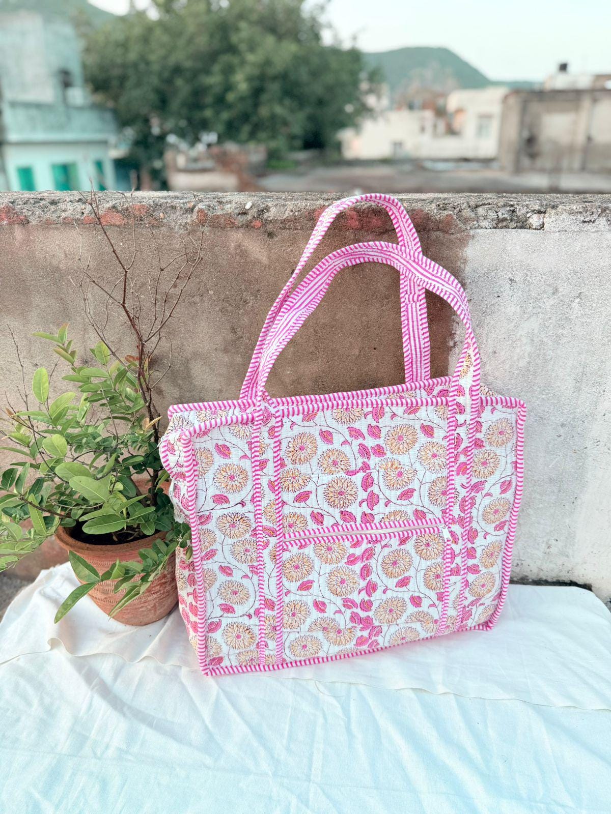 Large Cotton Quilted Zipper Tote Bag: Travel Handbag for Women's