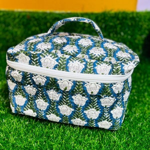 Borsa per il trucco grande in cotone trapuntato con stampa a blocchi / Borsa a marsupio fatta a mano / Borsa da toilette / Borsa per cosmetici / Borsa organizer da viaggio