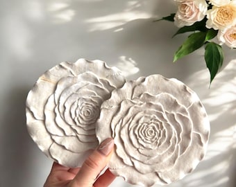 Posavasos de flores, posavasos de piedra, posavasos de Jesmonite, vajilla neutra hecha a mano, decoración del hogar y regalo