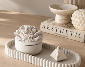 Vassoio ovale a coste decorativo, vassoio portaoggetti in jesmonite di colore personalizzabile, decorazione neutra per la casa e idea regalo