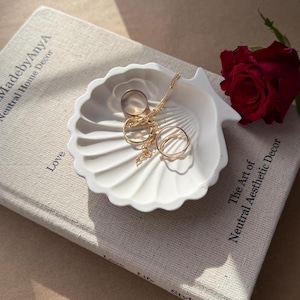 Seashell Decor Tray Jewellery Decor  Shelf Decor Aesthetic Table Tray Accessories | Jesmonite | Handmade | Neutral Home Decor and Gift