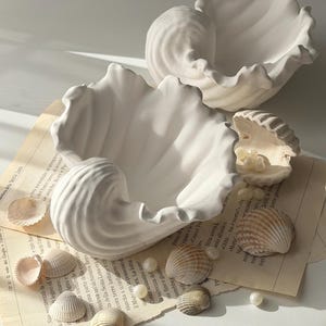 Plato decorativo de concha marina para joyería, cuenco multiusos Jesmonite, hecho a mano, inspirado en el océano, decoración moderna para el hogar y regalo.