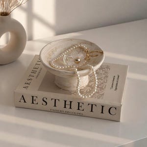 Pedestal Bowl Minimalist Jewelry Dish  | Jesmonite Trinket Tray | Modern Vanity Organizer | Neutral Home Decor | Ring Holder Gift for Her