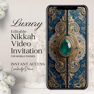 以下が含まれることがあります： スマートフォンには、青と金の装飾的なデザインのデジタル招待状が表示されています。招待状には、大きなエメラルド色の宝石と「Luxury Editable Nikkah Video Invitation for Mobile Phones」という文字が記載されています。