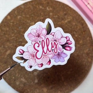 Pegatina personalizada con nombre de flor, pegatina de vinilo con nombre personalizado, pegatina troquelada, pegatina con nombre personalizado, resistente al agua, pegatina para computadora portátil
