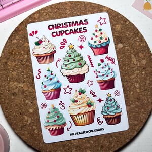 Hoja de pegatinas de cupcakes de Navidad, pegatina del planificador de Navidad, árbol de Navidad, regalo de Navidad, pegatina del diario de balas, álbum de recortes de Año Nuevo