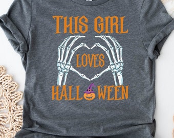 Camiseta "A esta chica le encanta Halloween", camiseta de Halloween, camiseta de Halloween para mujer, camiseta gráfica de Halloween, camiseta de esqueleto de Halloween