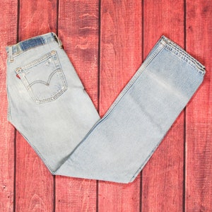 Jeans strappati sul sedere levis hotsell