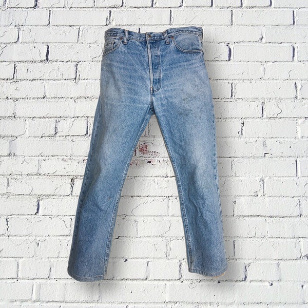 Levi's Vintage 501 XX Jeans from the 90s High Waisted Blue Denim Trousers Unisex Straight Leg and regular fit Made in USA LEVIS / Size 38 x 34