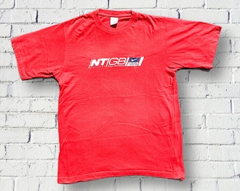 Nike Vintage 2000er T-Shirt – Rotes 00er-Sport-T-Shirt – Unisex-Shirt mit Niketown London Great Britain Logo – Größe M Medium