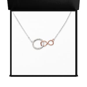 Collana di gioielli personalizzati: collana con cerchio infinito personalizzato Infinite Bond per connessione e stile eterni