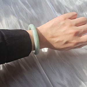MADE IN-HOUSE Certifiable Natural Grade-A Jadeite Bangle in Pastel Green (54mm Round)