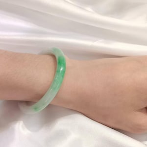 MADE IN-HOUSE Certifiable Natural Grade-A Jadeite Bangle in Vibrant Green & White (54mm Thin Round)