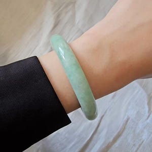 MADE IN-HOUSE Certifiable Natural Grade-A Jadeite Bangle in Light Apple Green (55mm Round)
