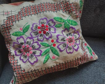 Funda de almohada de lino bordada a mano: decoración vintage polaca con motivos florales de estilo cottagecore