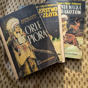 Livre d'aventures pour adolescents polonais Cartes Amérindiens Histoire Sioux Insurrection Lutte Terre États-Unis Szklarscy Pologne Voyageur Amérique exploration Navajo