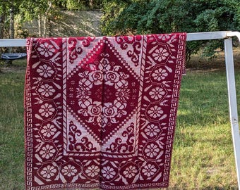 Poolse kelim uit de jaren 70 gemaakt op weefgetouw dubbelzijdige sprei. Gebloemd vintage dekbedovertrek Cepelia wandkleed