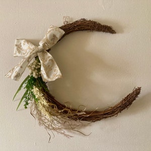 Crescent Moon Floral Wreath (Large)