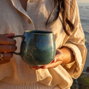 Tazza da cappuccino portoghese in ceramica verde fatta a mano, tazza da tè grande in gres, regalo di Natale per la fidanzata, regalo per lui e per lei