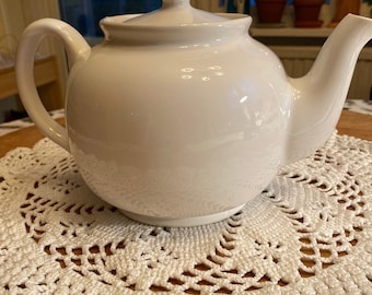 Vintage Tea pot in white