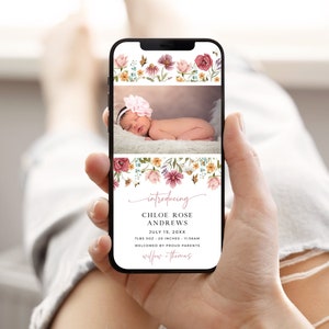 Anuncio de nacimiento digital con diseño de niña y flores silvestres, anuncio de nacimiento electrónico con foto, anuncio de bebé recién nacido, plantilla de tarjeta electrónica editable, 09A
