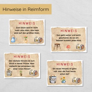 以下が含まれることがあります： 「HINWEIS」と赤い文字で書かれたイラスト入りの看板が4つあります。これはドイツ語で「ヒント」という意味です。それぞれの看板には、宝探しゲームで次のヒントを見つける方法について、異なる韻を踏んだ言葉が書かれています。看板は、ヴィンテージ調の茶色の背景に描かれています。