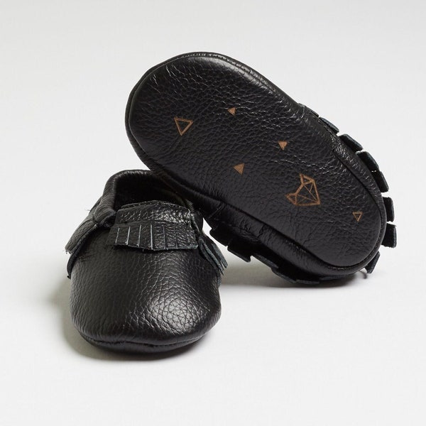 Mocassins en cuir noir pour séance photo nouveau-né accessoires de photographie de bébé pour photographes tenue pour nouveau-né accessoire mignon pour nouveau-né