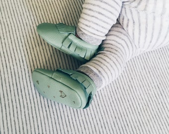 Green Teal Leather Moccasins First Baby Shoes Soft sole baby shoes Handmade baby moccasins Infant moccasins Newborn moccasins Gender Neutral