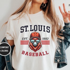 St. Louis Baseball Comfort Farben T-Shirt, Cardinals Tee, Sportfan Geschenk, Vintage Style Shirt, Baseball Mom Shirt, Spieltag Kleidung
