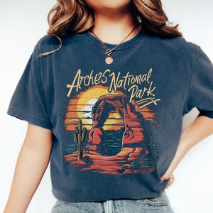 Vintage Arches National Park shirt, Utah Tshirt, Comfort Colors, Arches Hiking T Shirt,  Desert Arches Shirt Moab Shirt National Park Gift