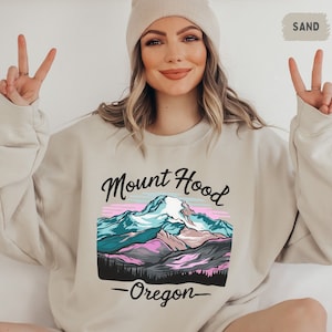 Mount Hood National Forest Sweatshirt, Retro Oregon Sweatshirt, Mount Hood Sweater, Mount Hood Retro shirt, Oregon Crewneck, Granola Girl