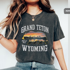 Grand Teton National Park Comfort Colors Shirt, Retro Wyoming Souvenir Shirt, Grand Teton National Park Gifts, Mountain Shirt, Bear shirt