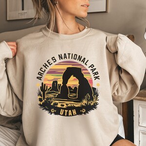 Arches National Park Sweatshirt, Utah Sweatshirt, Arches Crewneck Utah Sweater, Arches Shirt, Moab Shirt, National Park Gift, Desert Sweater