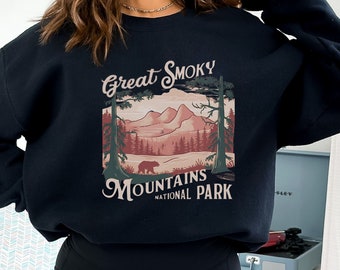 Great Smoky Mountains Sweatshirt, Vintage Tennessee Sweater Great Smoky Mountains National Park gifts Gatlinburg Shirt Hiking souvenir