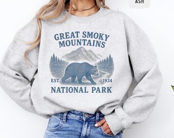 Retro Great Smoky Mountains National Park Sweatshirt - Vintage Mountain Graphic Jumper, Nature Lover Pullover, Outdoor Adventure Crewneck,