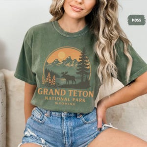 Retro Gand Teton National Park Comfort Farben T-Shirt, Naturliebhaber Kleid, Wyoming Mountains Grafik T-Shirt, Outdoor Abenteuer Geschenk Wandern,