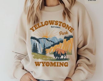 Retro Wyoming National Park Sweatshirt, Vintage Yellowstone Wildlife Crewneck, Nature Lover Gift, Outdoor Adventure Apparel, Mountain Hiker