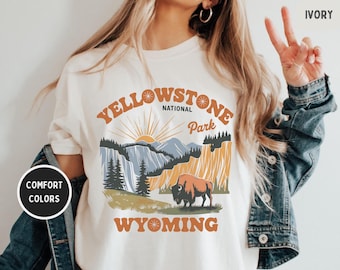 Camiseta vintage del Parque Nacional de Yellowstone, unisex, con colores cómodos, con estampado retro, unisex, teñida en prenda, ideal para amantes de la naturaleza en Wyoming.