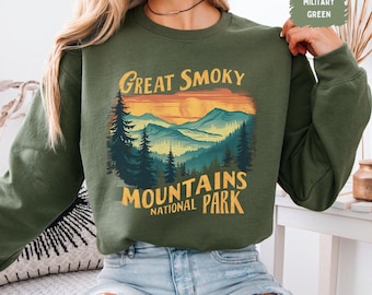 Vintage Great Smoky Mountains Sweatshirt, Tennessee Sweatshirt Great Smoky Mountains National Park gifts Gatlinburg Shirt Hiking souvenir