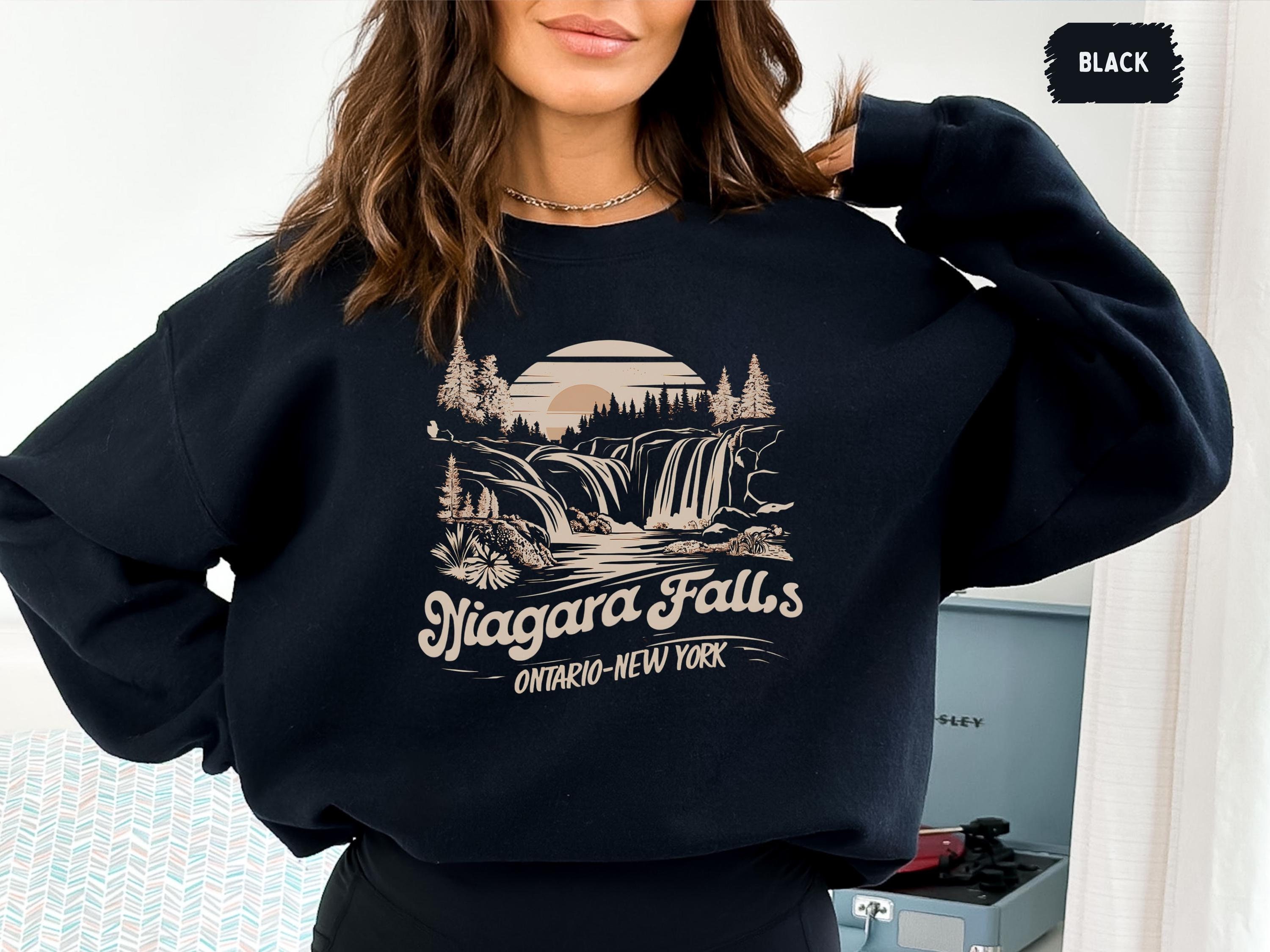 Motif paysage vintage forêt de pins avec neige Sweatshirt