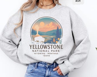 Retro Yellowstone National Park Sweatshirt, Vintage National Park Jumper, Nature Lover Crewneck, Gift for Hikers and Outdoor Enthusiasts,