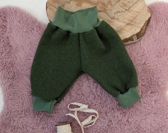 Moosgrüne Wollwalkhose/Walkhose für Babys in Gr. 62/Wagenhose/Überziehhose/Wollwalkhose/Babyhose