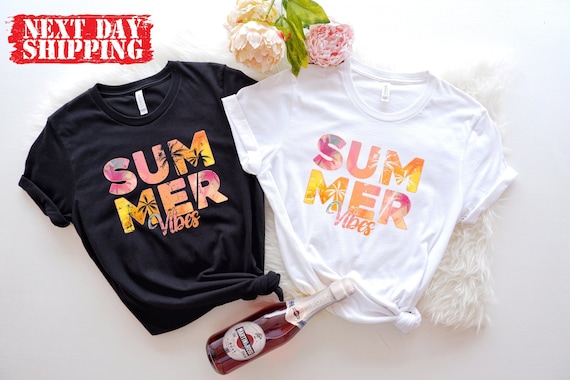 Vintage Summer Vibes Shirt, Retro Summer Vibes Tshirt, Women Summer Tank Top, Colorful Holiday Shirt, Summer Lovers Tee, Cute Summer Tee