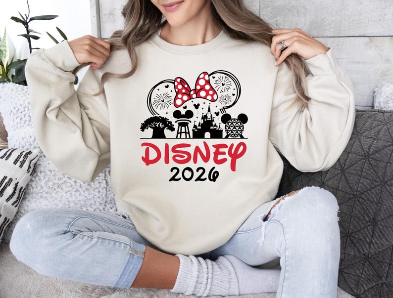 Camisetas familiares Disney 2026, camiseta personalizada de Disneyland, camiseta del equipo Disney, camiseta de Minnie 2026, sudadera de Mickey, ropa para el primer viaje a Disney imagen 8