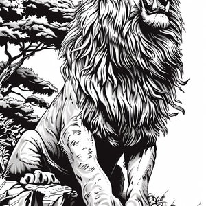 Puede incluir: Una ilustraci&oacute;n en blanco y negro de un le&oacute;n rugiente sentado en una roca. El le&oacute;n tiene una melena espesa y est&aacute; rodeado de follaje.