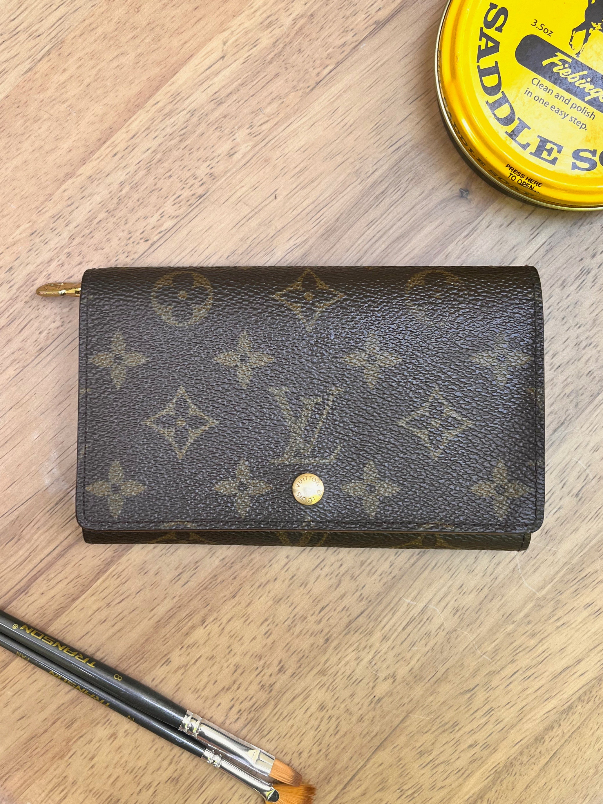 Louis Vuitton Monogram Escapade Escovedo Travel Case - Travel, Accessories